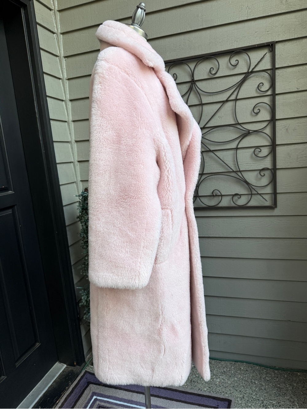 Genuine Shearling Fur Long Coat |
Teddy | Sz. XS | Light Pink - Picture 6 of 8